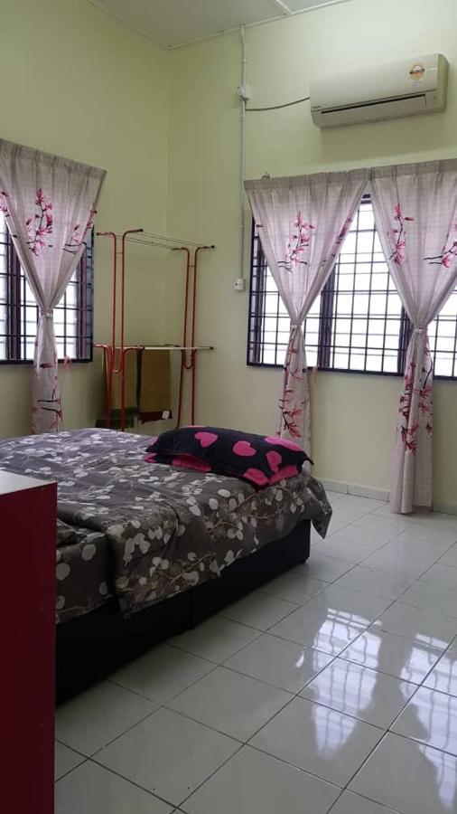 Room/Homestay Nazadja Sungai Besar Exterior photo